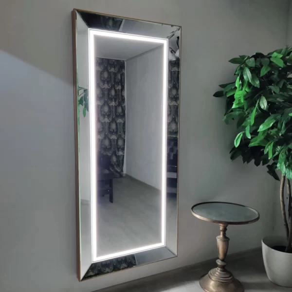 прямоугольное зеркало с подсветкой
