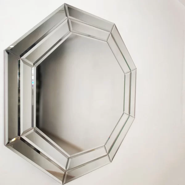 восьмиугольное зеркало в интерьер